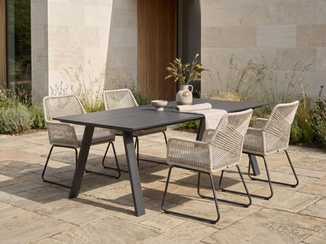 FAEE-Gartenstuhl-TABARCA-1311000100-004_1920x1434 KI Lifestyle Bilder Outdoor